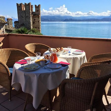 Hotel Degli Oleandri Σιρμιόνε Εξωτερικό φωτογραφία