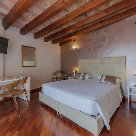 Hotel Degli Oleandri Σιρμιόνε Εξωτερικό φωτογραφία