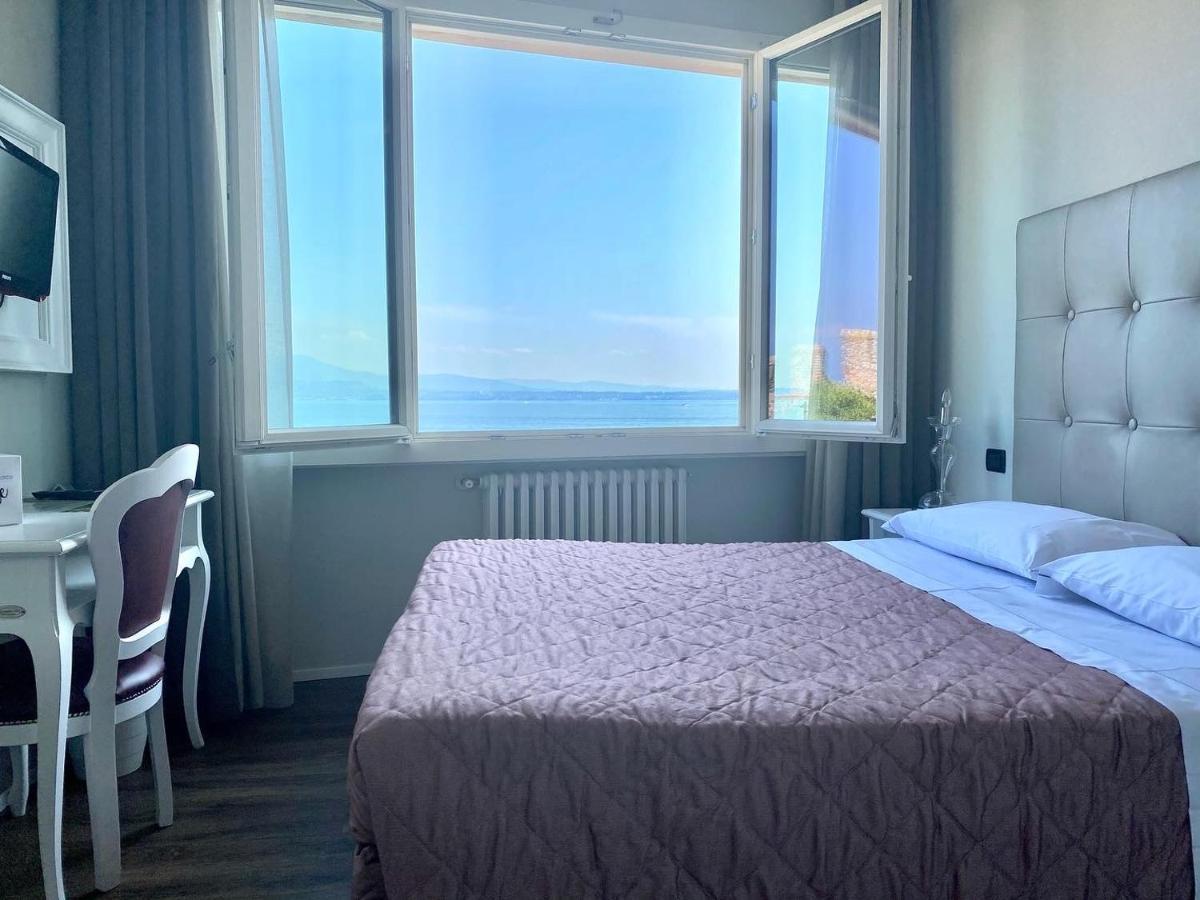 Hotel Degli Oleandri Σιρμιόνε Εξωτερικό φωτογραφία