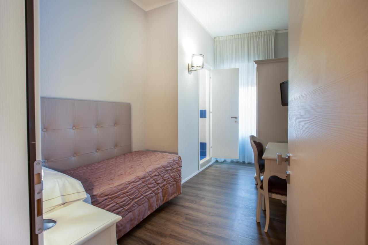 Hotel Degli Oleandri Σιρμιόνε Εξωτερικό φωτογραφία