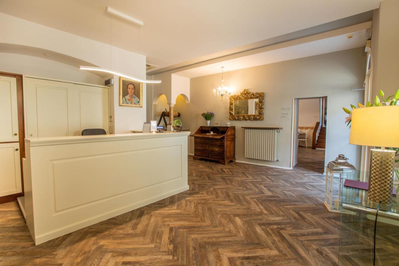 Hotel Degli Oleandri Σιρμιόνε Εξωτερικό φωτογραφία