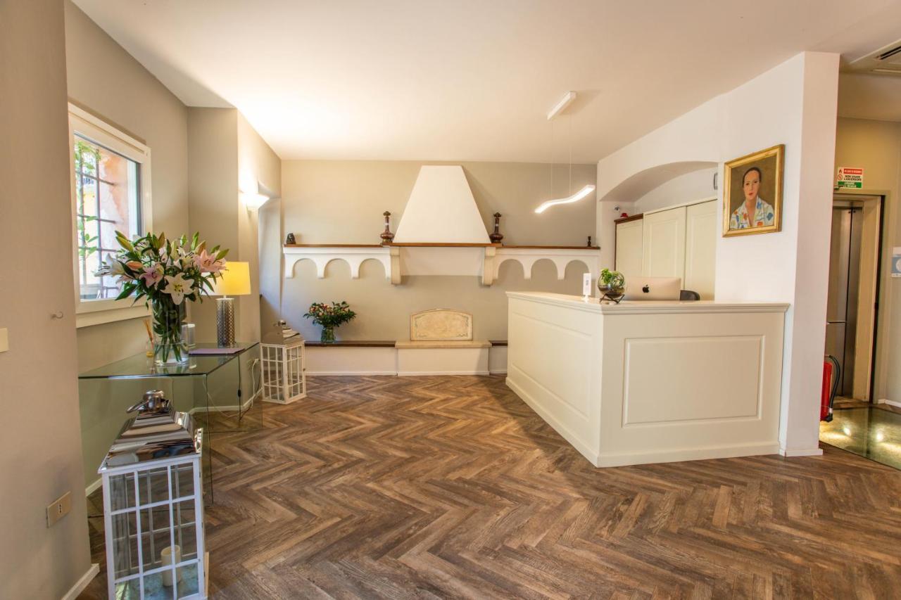 Hotel Degli Oleandri Σιρμιόνε Εξωτερικό φωτογραφία