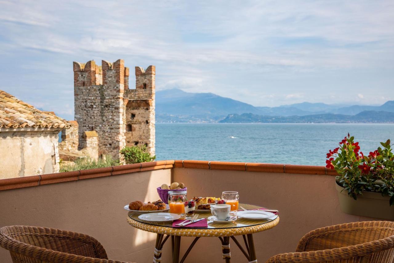 Hotel Degli Oleandri Σιρμιόνε Εξωτερικό φωτογραφία