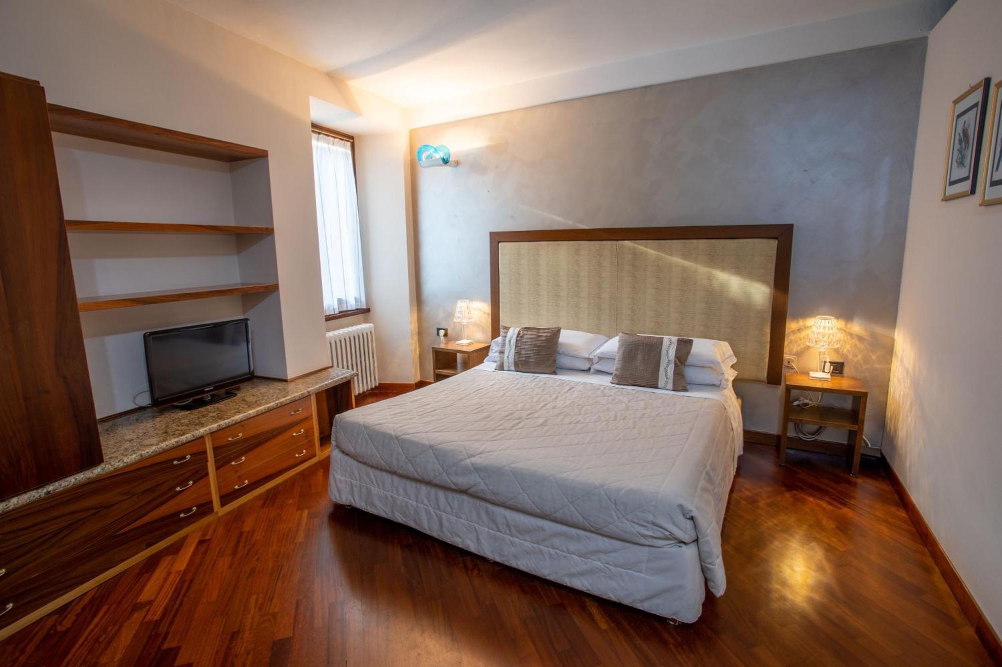 Hotel Degli Oleandri Σιρμιόνε Εξωτερικό φωτογραφία