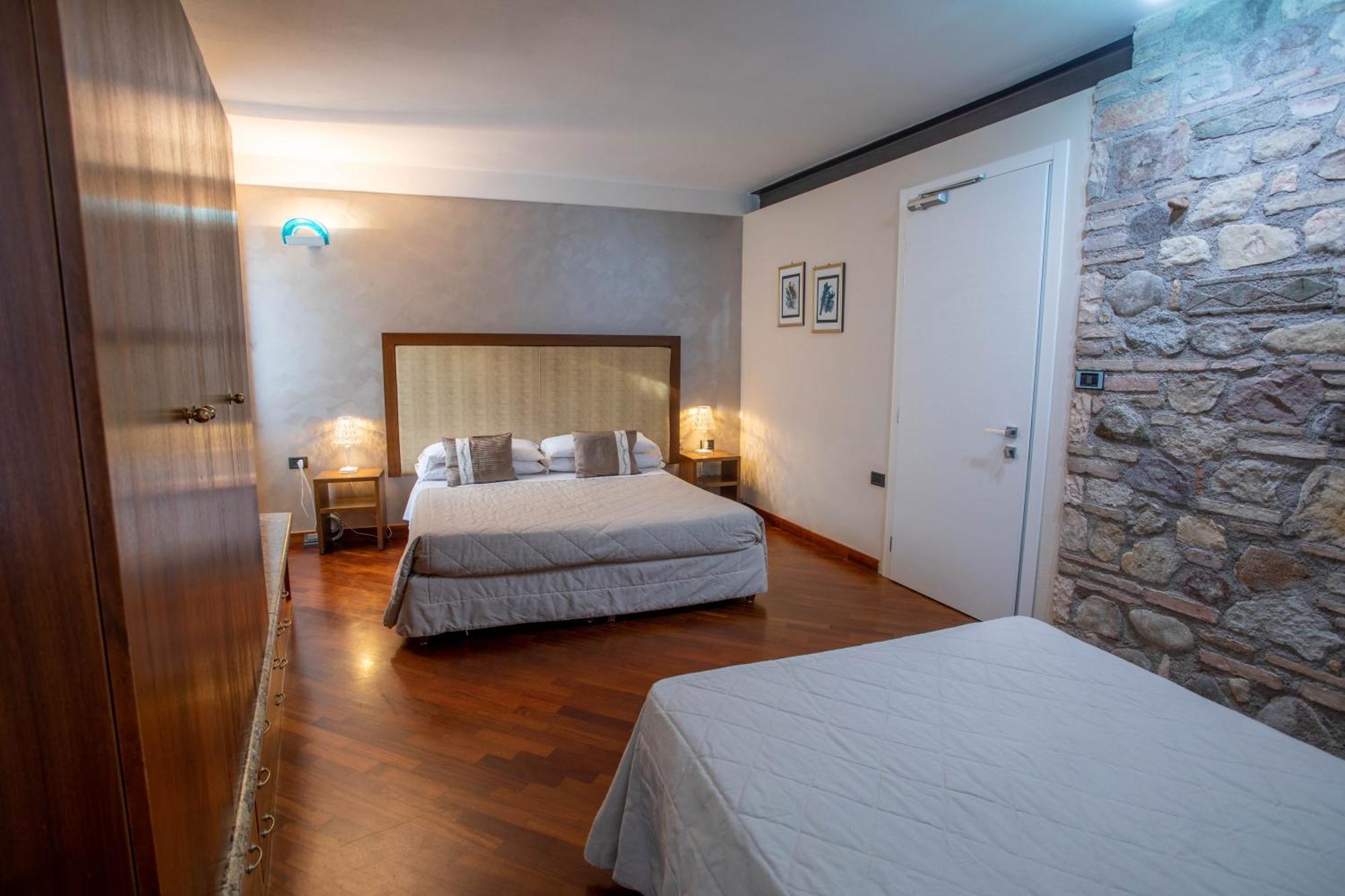 Hotel Degli Oleandri Σιρμιόνε Εξωτερικό φωτογραφία