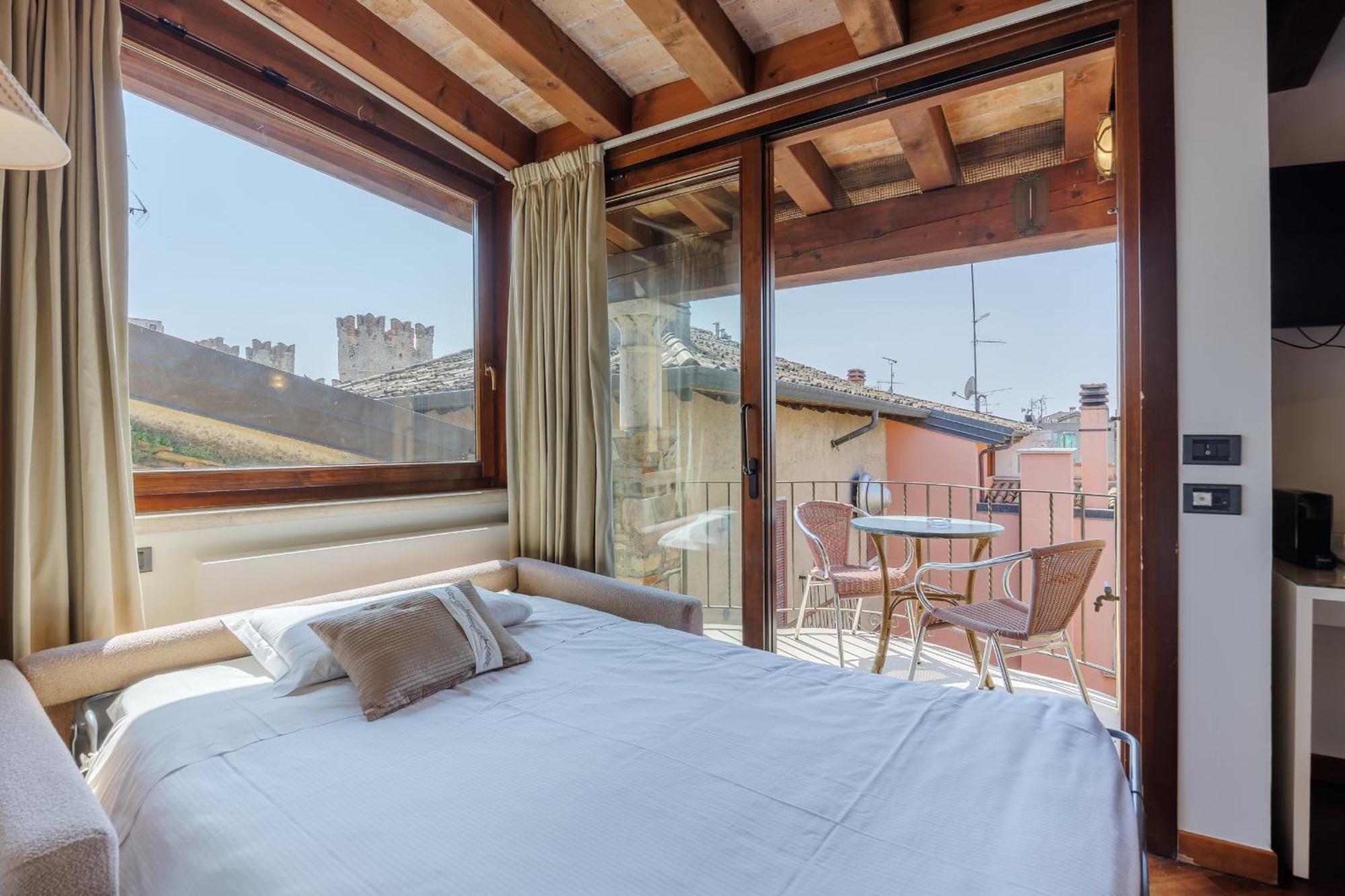 Hotel Degli Oleandri Σιρμιόνε Εξωτερικό φωτογραφία